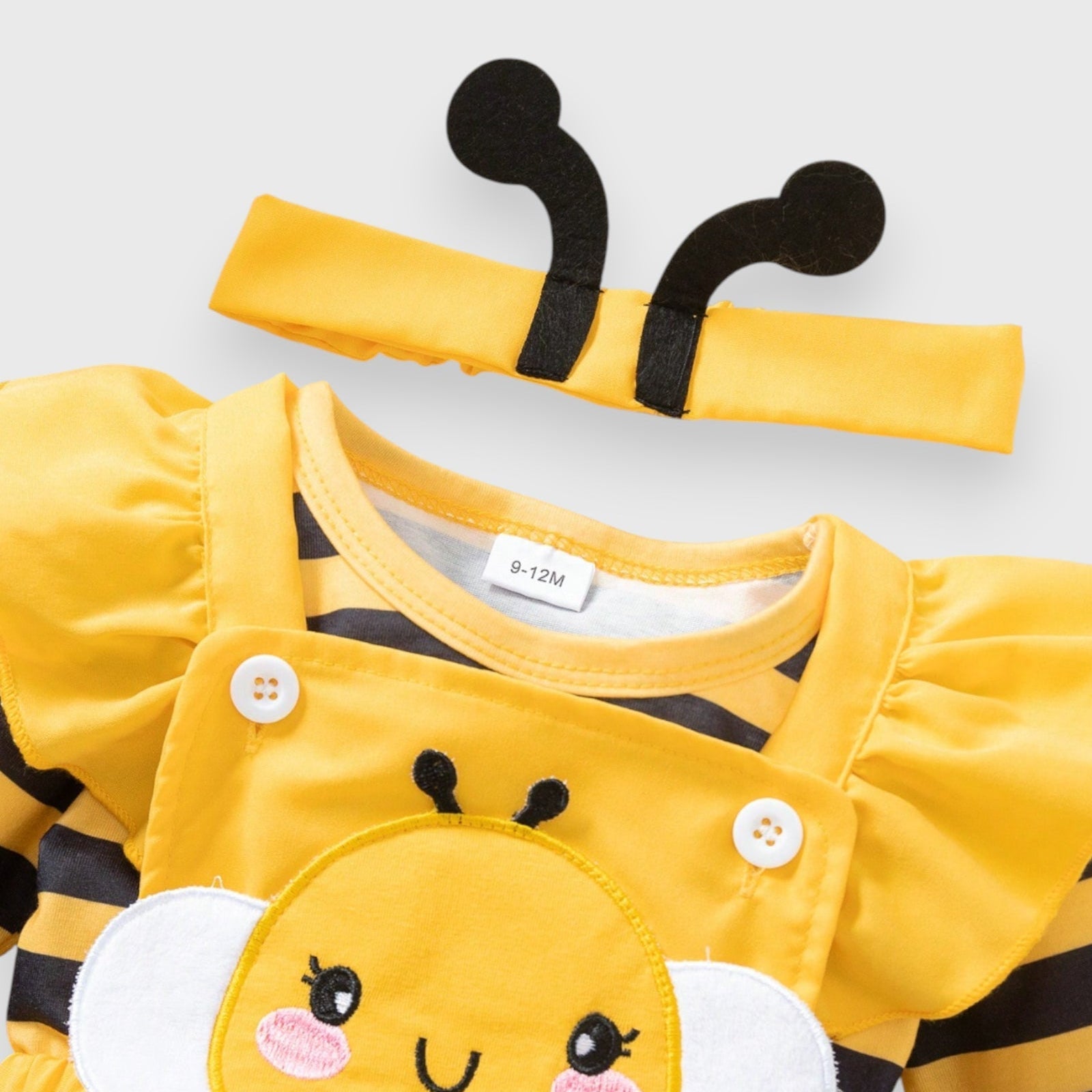 soft-elastic-antenna-headband-and-ruffle-straps-detail